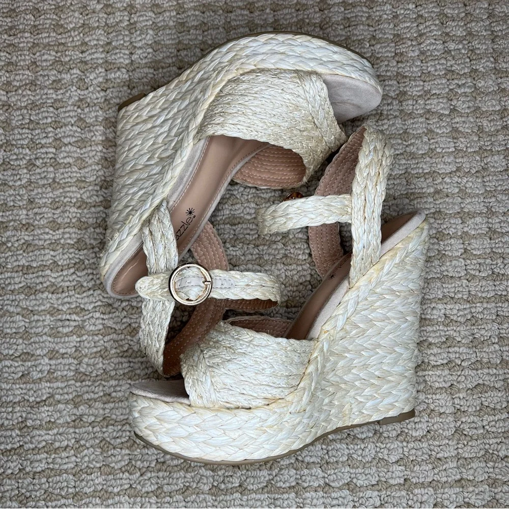 Shoe Dazzle guc shoe